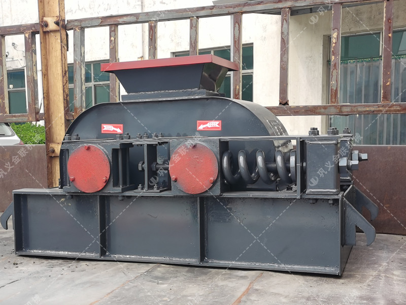 2PG400*250小型對輥破碎機發(fā)往江蘇連云港破水渣