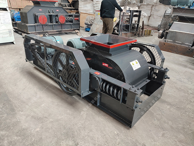 2PGC400X400雙齒輥破碎機(jī)發(fā)往新疆伊犁破碎煤