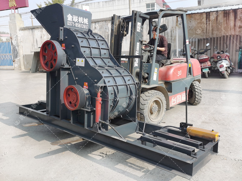 雙級粉碎機(jī)發(fā)往廣東破碎高嶺土