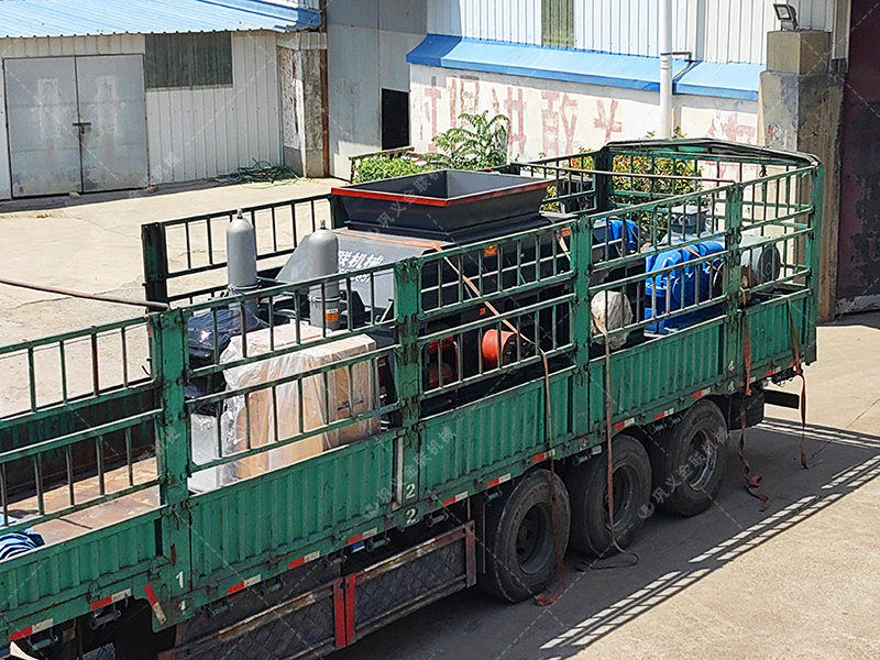 液壓式對(duì)輥制砂機(jī) VS 沖擊式制砂機(jī)：哪種更適合您的生產(chǎn)線(xiàn)?